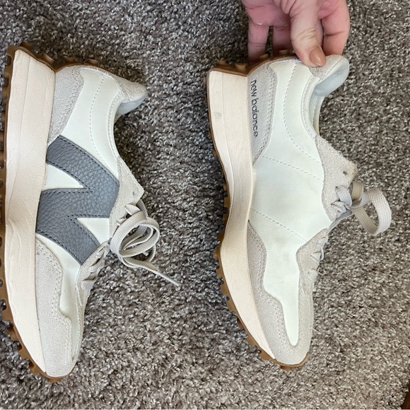 NEW BALANCE 327 women’s size 5.5 - Picture 3 of 7
